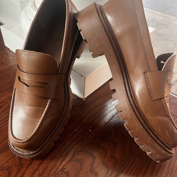 American Eagle Medium Brown Faux Leather Chucky Lug Sole Penny Loafers Size 9 - Picture 2 of 16